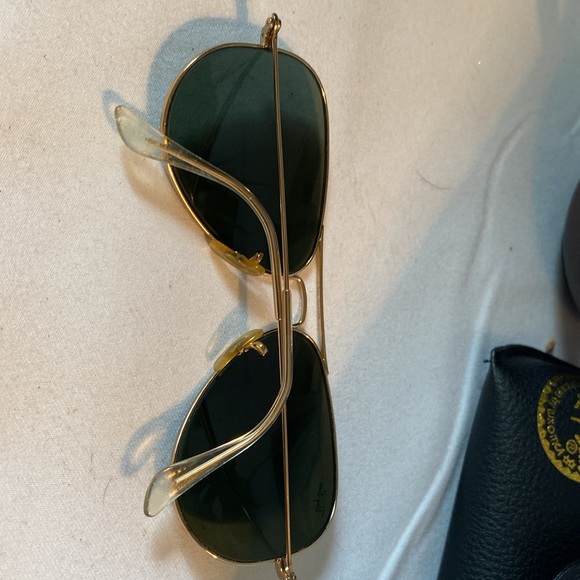 Ray-Ban Aviators - Picture 5 of 13